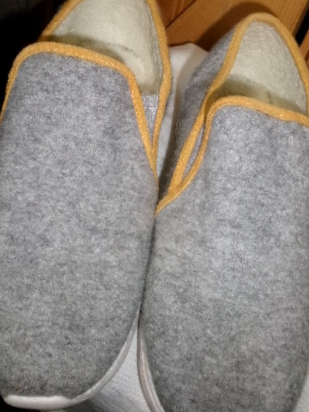 ladies gray yellow felt slipper comfort shoes 9.5 Eu 41 by Enjoiy